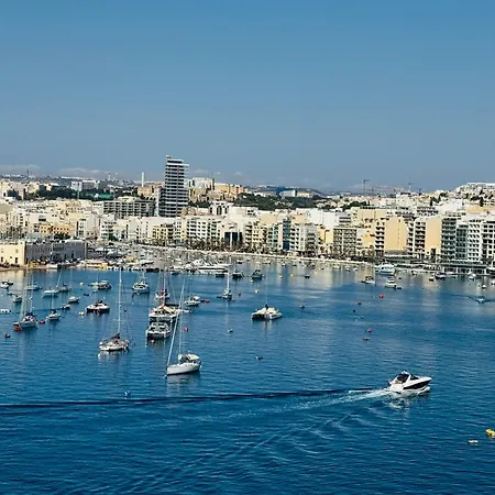 Seaview 9th Floor Sliema With Valletta Views グジラ