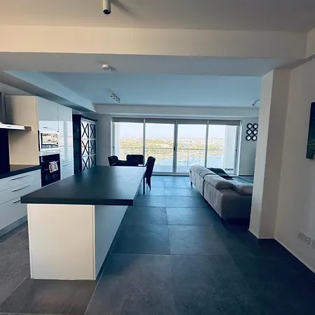 Seafront Seaview Sliema With Valletta Views Appartement Gzira
