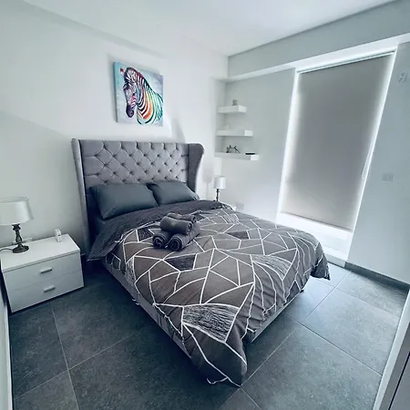 Seaview 9th Floor Sliema With Valletta Views Apartment *