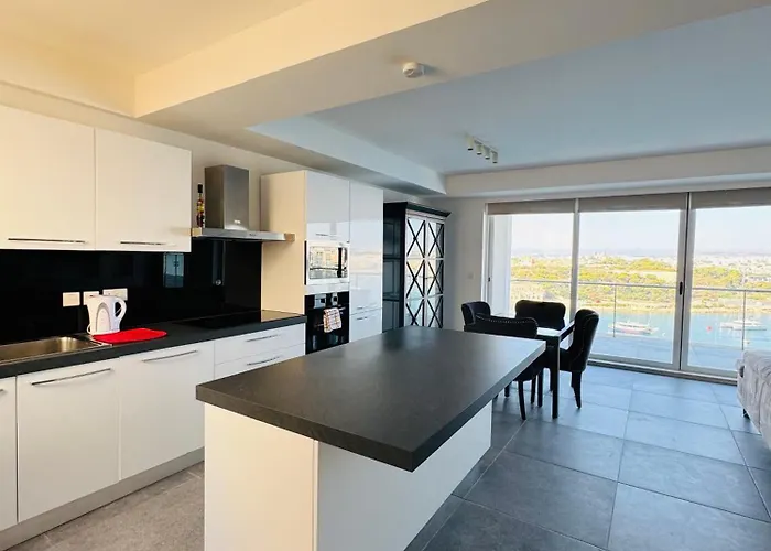 Seaview 9th Floor Sliema With Valletta Views 公寓 *