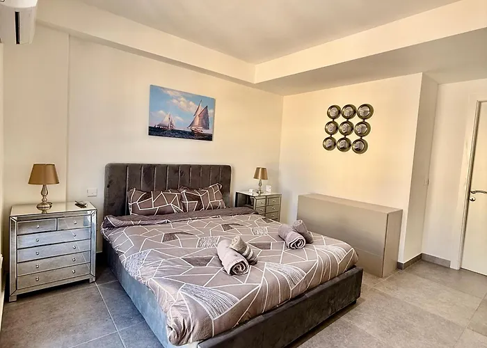 Seaview 9th Floor Sliema With Valletta Views * Gzira